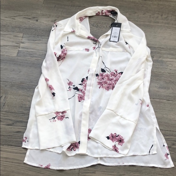 Dynamite Tops - ✨🆕✨🌺3/$30🌺Dynamite | Floral long sleeve blouse